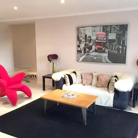 Elegant In + Terrace + 120 M² Daire