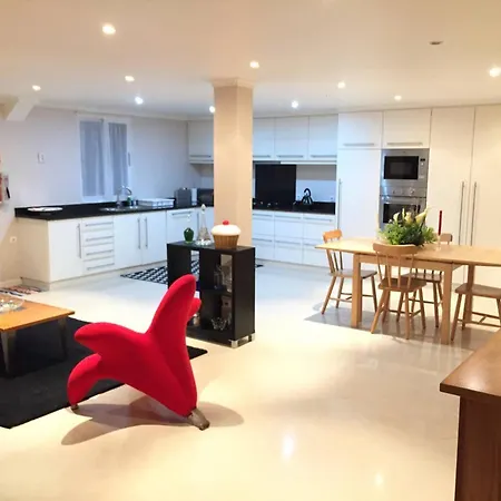 Elegant In + Terrace + 120 M² Levada Grande